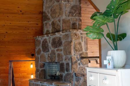 Cozy 2 Bedroom Cabin Nestled In Wooded Hideaway Monterey Ngoại thất bức ảnh